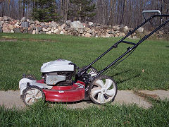 Choosing a Lawn Mower: Push vs Self-Propelled vs Robot