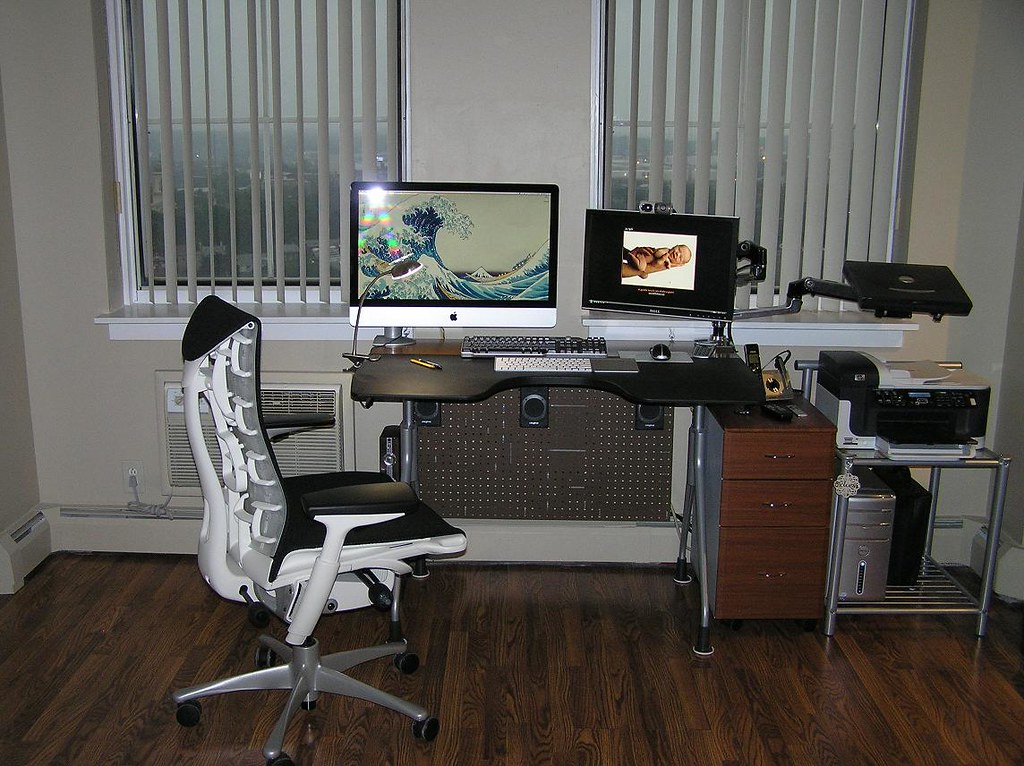 A Sane Home-Office Desk Setup That Won't Wreck Your Back