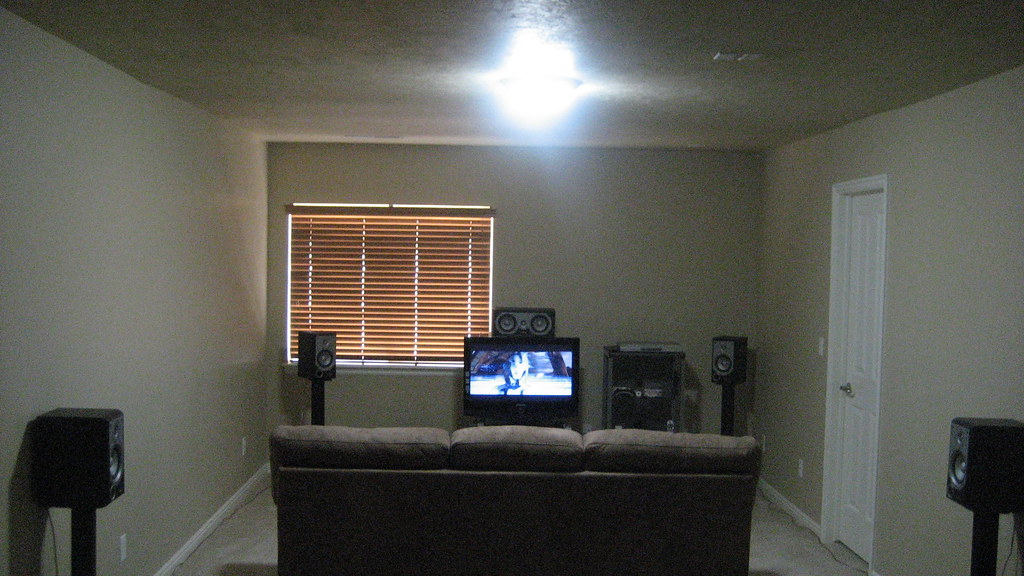Home theater setup under $1,000 in 2026 — the realistic build