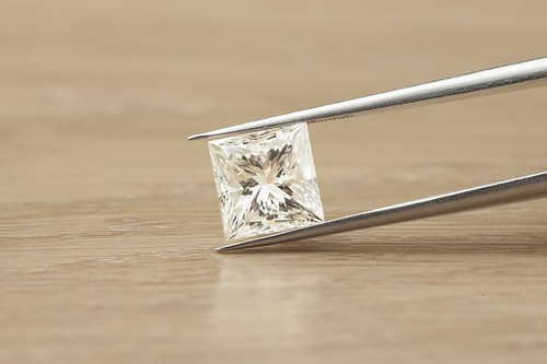 How Diamonds Are Cut: From Ugly Rough to Sparkle